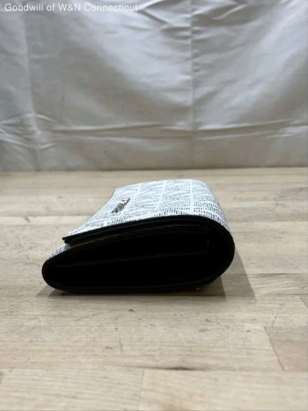 Michael Kors White/Gray Signature Continental Wallet